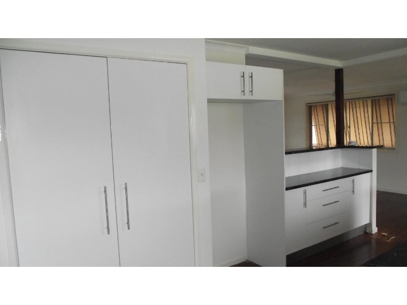 24 Nerang-Broadbeach Rd, Nerang QLD 4211