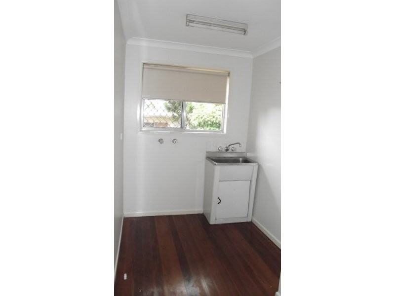 24 Nerang-Broadbeach Rd, Nerang QLD 4211