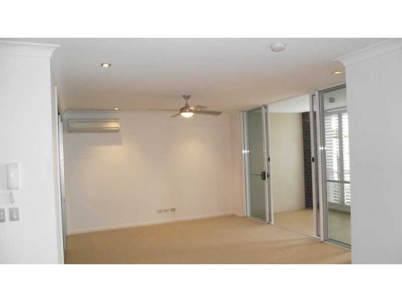 4012/3027 The Boulevarde, Carrara QLD 4211