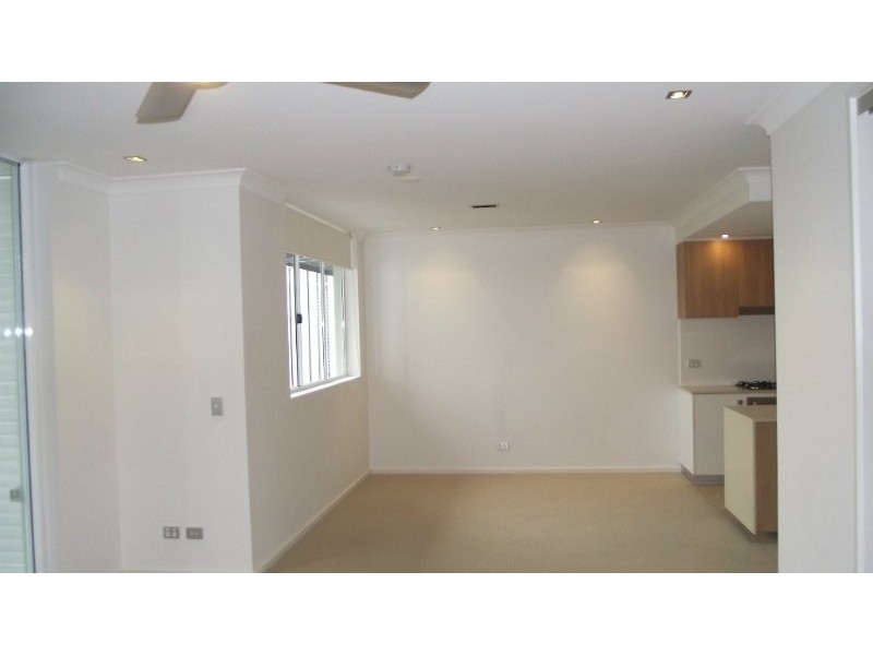 4012/3027 The Boulevarde, Carrara QLD 4211