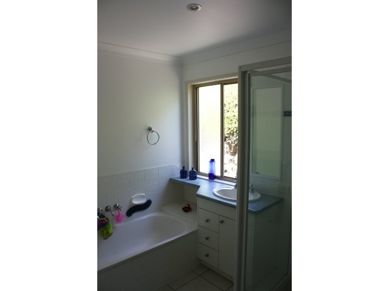 7 Watergum Pde, Molendinar QLD 4214