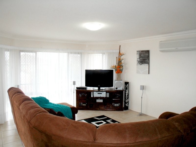 107 Armstrong Way, Highland Park QLD 4211