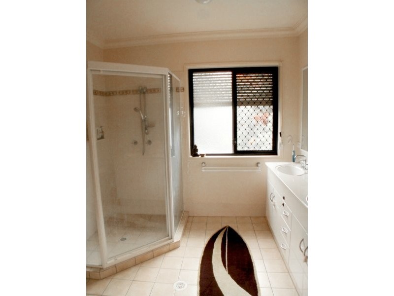 107 Armstrong Way, Highland Park QLD 4211