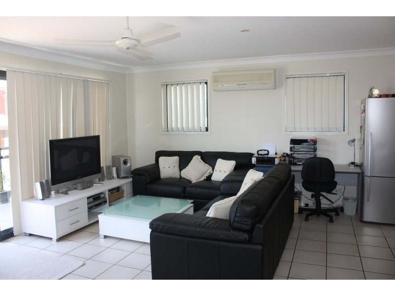 6/2 Palma Crescent, Varsity Lakes QLD 4227