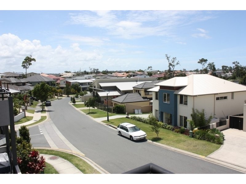 6/2 Palma Crescent, Varsity Lakes QLD 4227