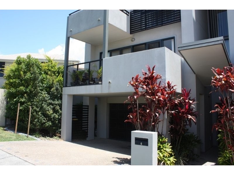 6/2 Palma Crescent, Varsity Lakes QLD 4227