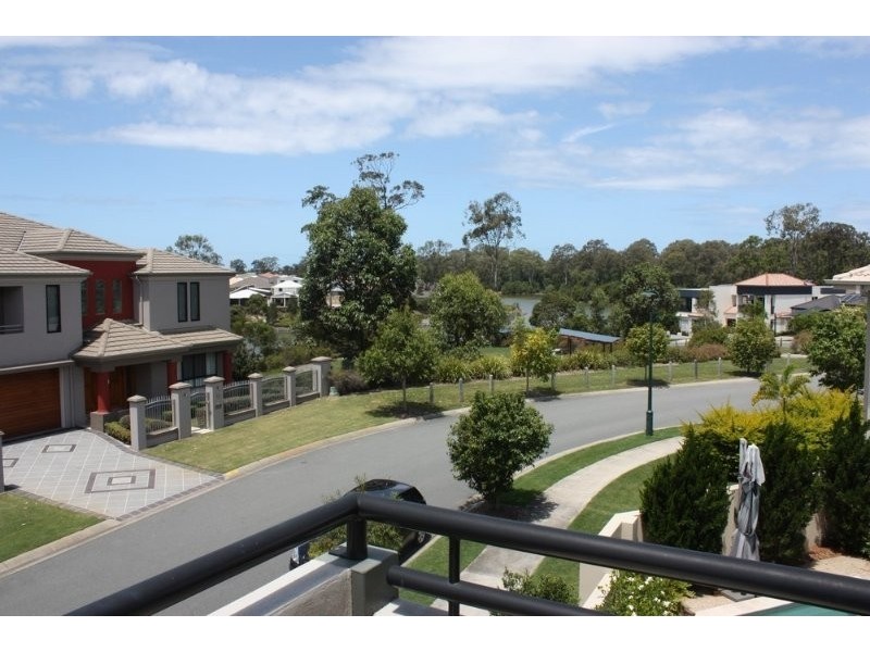 6/2 Palma Crescent, Varsity Lakes QLD 4227