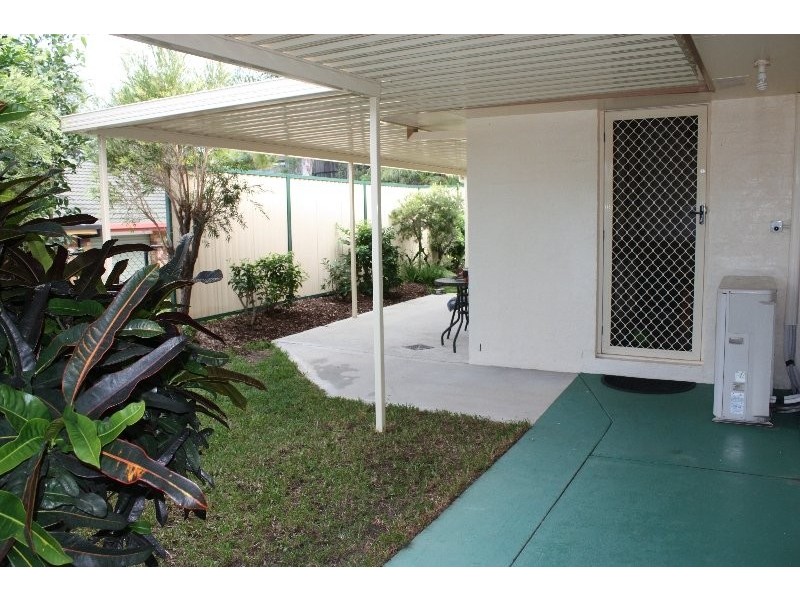 2/60 Village Way, Oxenford QLD 4210