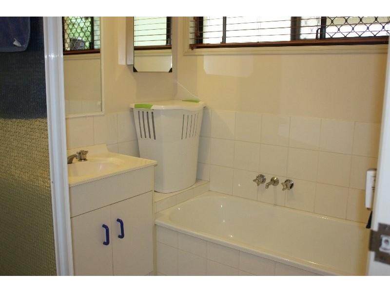 2/60 Village Way, Oxenford QLD 4210