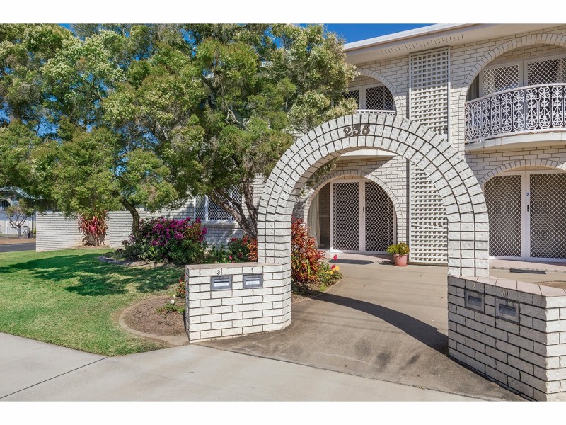 1/235 Dean Street, Berserker QLD 4701