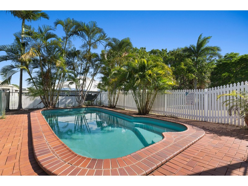 21 Cousins Street, The Range QLD 4700