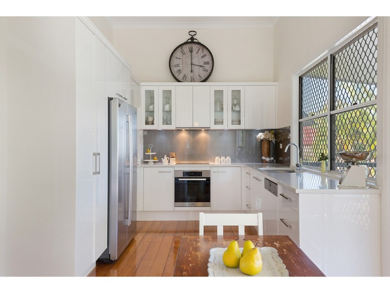 21 Cousins Street, The Range QLD 4700