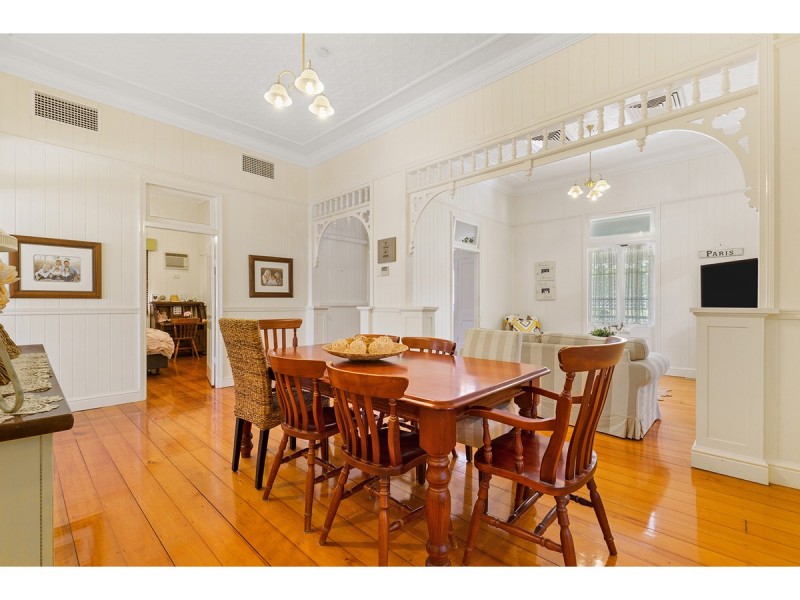21 Cousins Street, The Range QLD 4700