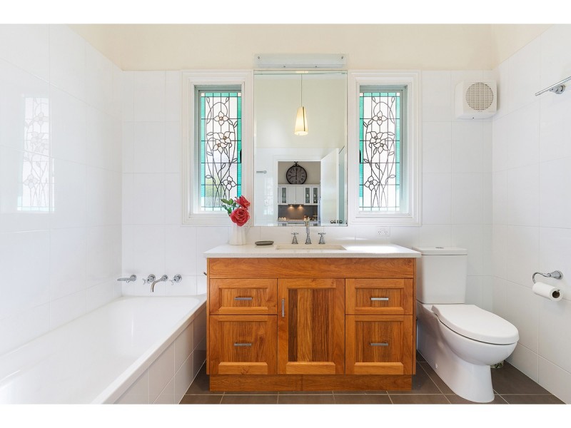 21 Cousins Street, The Range QLD 4700