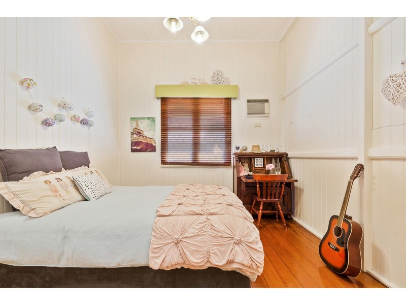 21 Cousins Street, The Range QLD 4700