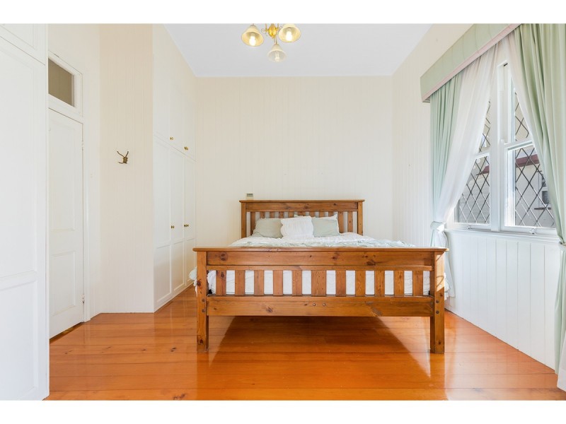 21 Cousins Street, The Range QLD 4700