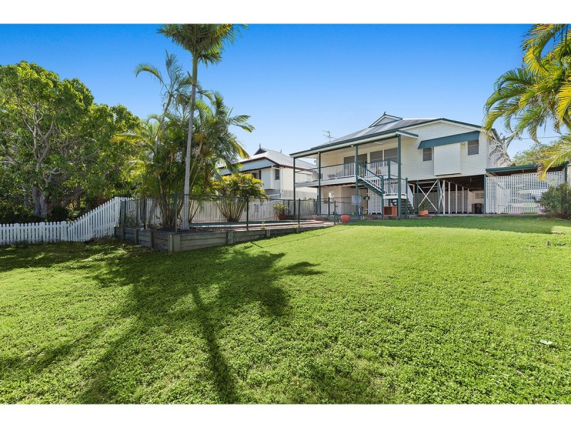 21 Cousins Street, The Range QLD 4700