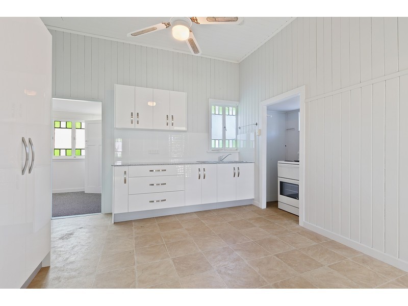 19a Main Street, Park Avenue QLD 4701