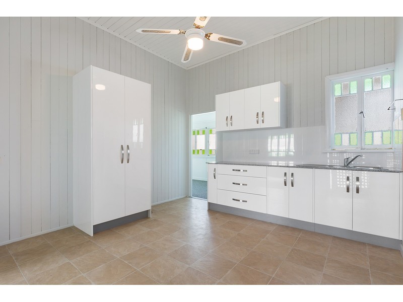 19a Main Street, Park Avenue QLD 4701