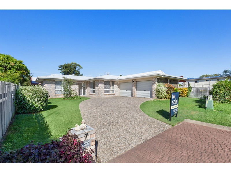 7 Nerang Close, Kawana QLD 4701