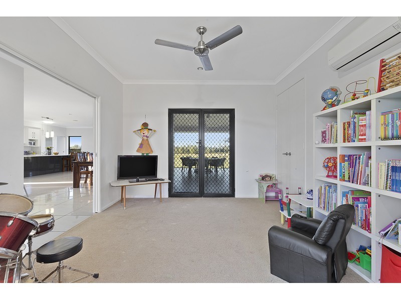 400 South Yaamba Road, Alton Downs QLD 4702