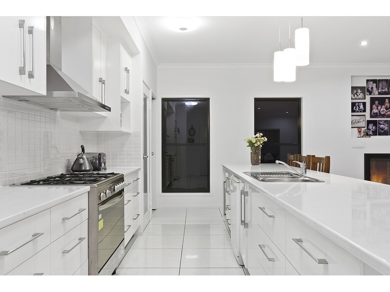 400 South Yaamba Road, Alton Downs QLD 4702