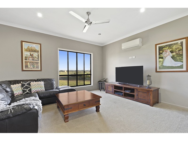 400 South Yaamba Road, Alton Downs QLD 4702