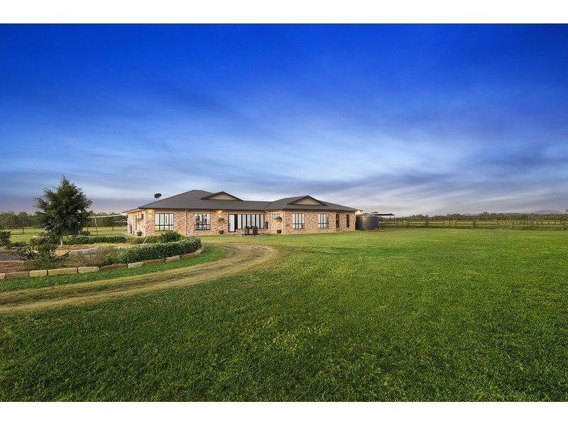 400 South Yaamba Road, Alton Downs QLD 4702