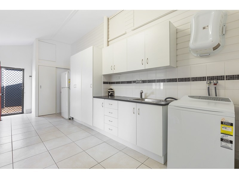 229 Hennessy Street, Koongal QLD 4701