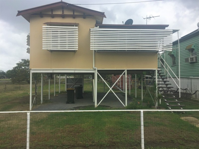 229 Kent Street, Depot Hill QLD 4700