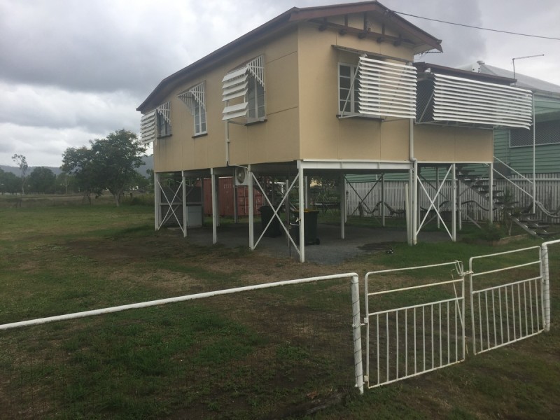 229 Kent Street, Depot Hill QLD 4700