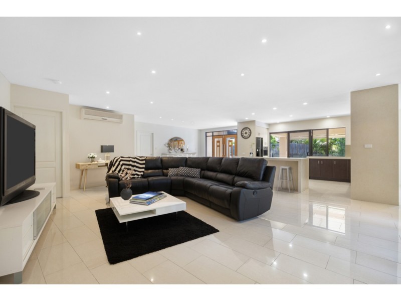 6 Constantia Crescent, Frenchville QLD 4701