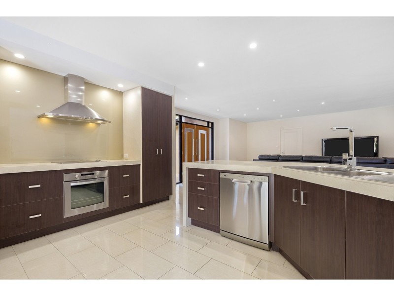 6 Constantia Crescent, Frenchville QLD 4701