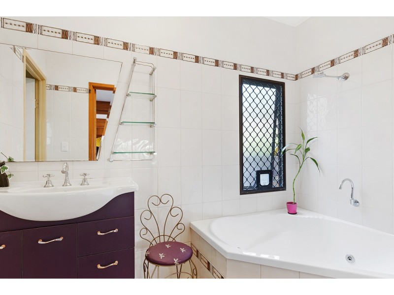 1A Bauhinia Terrace, The Range QLD 4700