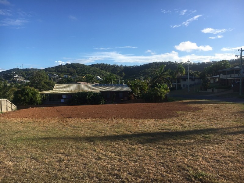 27 Samoa Street, Pacific Heights QLD 4703