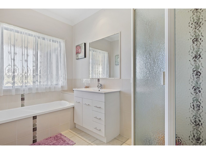27 Huff Street, Gracemere QLD 4702