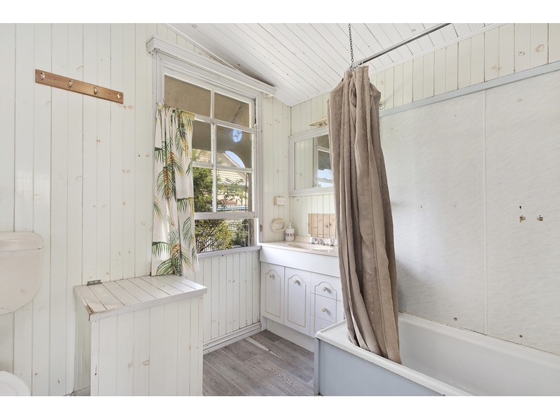 436 Lakes Creek Road, Lakes Creek QLD 4701