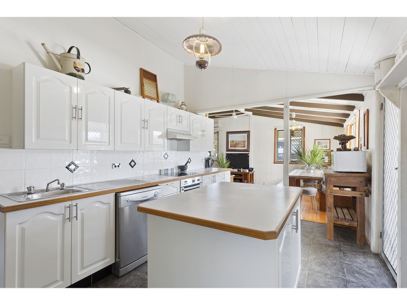 72 Haynes Street, Park Avenue QLD 4701