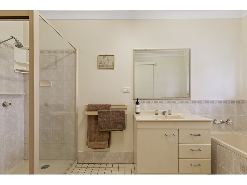 77 Leamington Street, Berserker QLD 4701