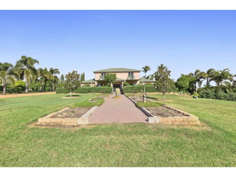 8 Laura Close, Rockyview QLD 4701