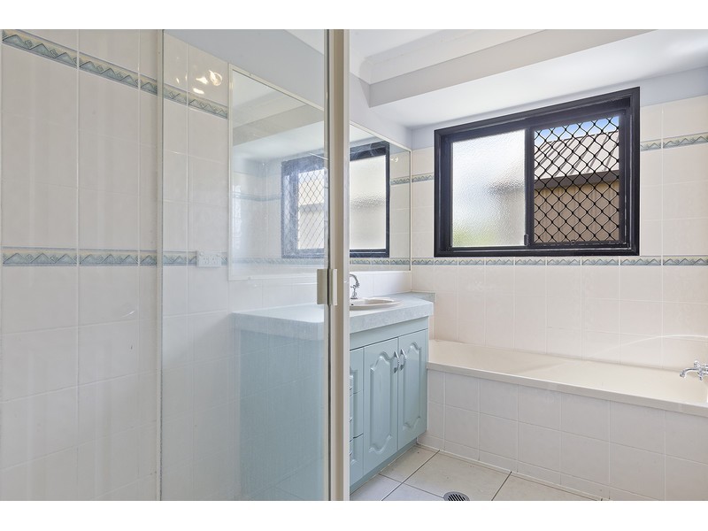 2 Kendall Court, Rockyview QLD 4701