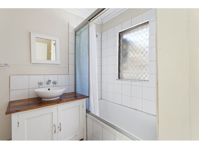 80 West Street, The Range QLD 4700
