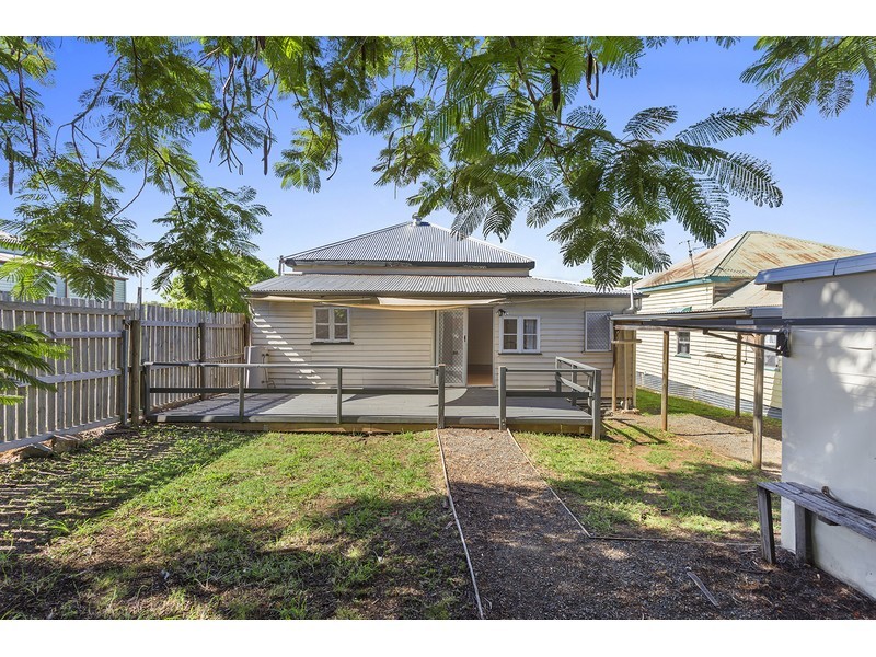 80 West Street, The Range QLD 4700