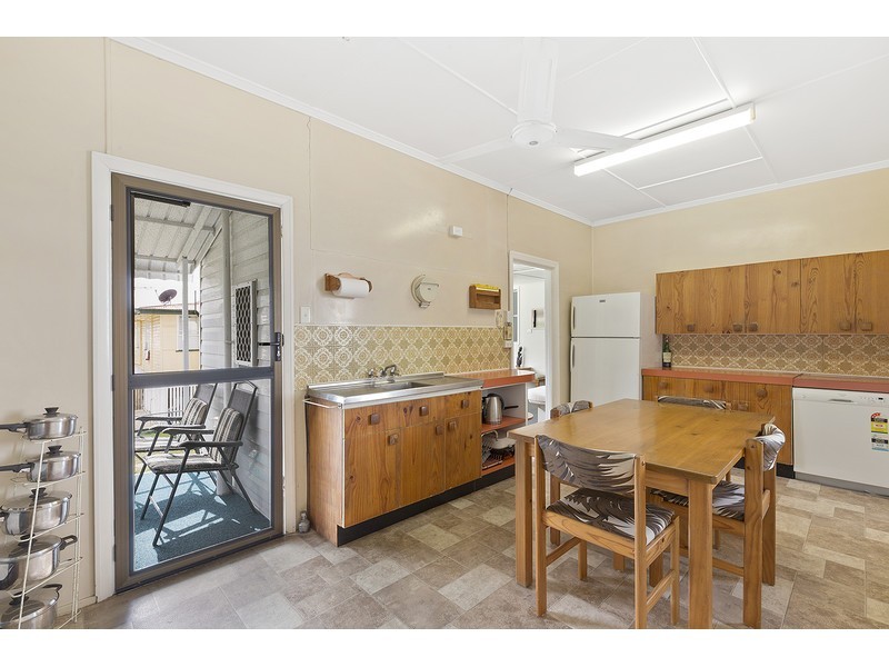 242 William Street, Allenstown QLD 4700