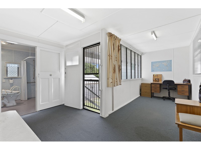 242 William Street, Allenstown QLD 4700