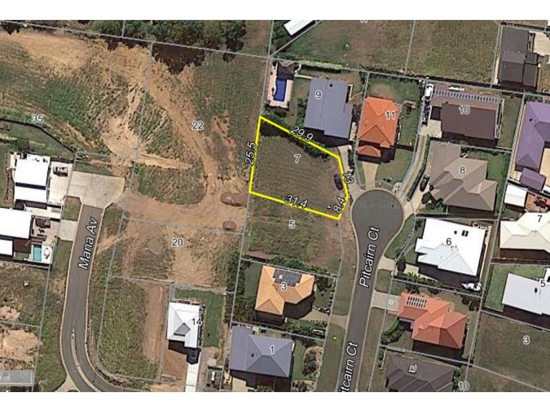7 Pitcairn Court, Pacific Heights QLD 4703
