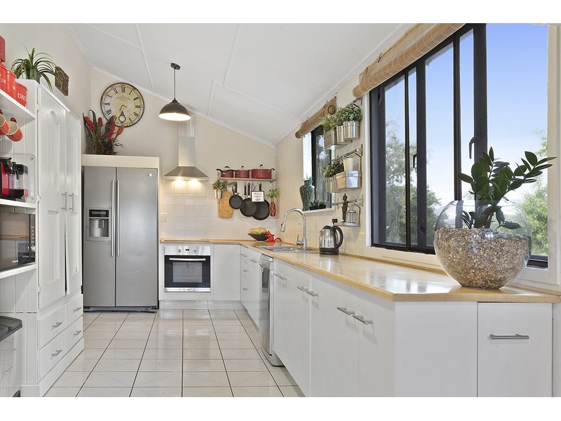 2 Wakefield Street, Allenstown QLD 4700