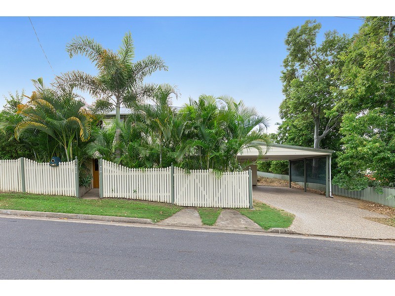 2 Wakefield Street, Allenstown QLD 4700