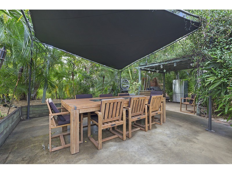 2 Wakefield Street, Allenstown QLD 4700