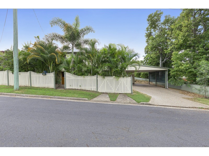 2 Wakefield Street, Allenstown QLD 4700